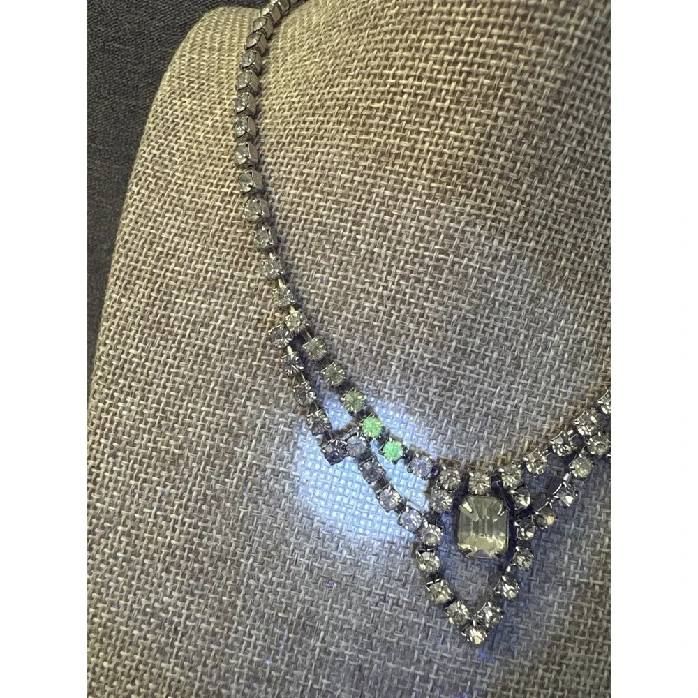 Vintage Rhinestone Clear Glowing‎ Stones Necklace Romantic Glamour